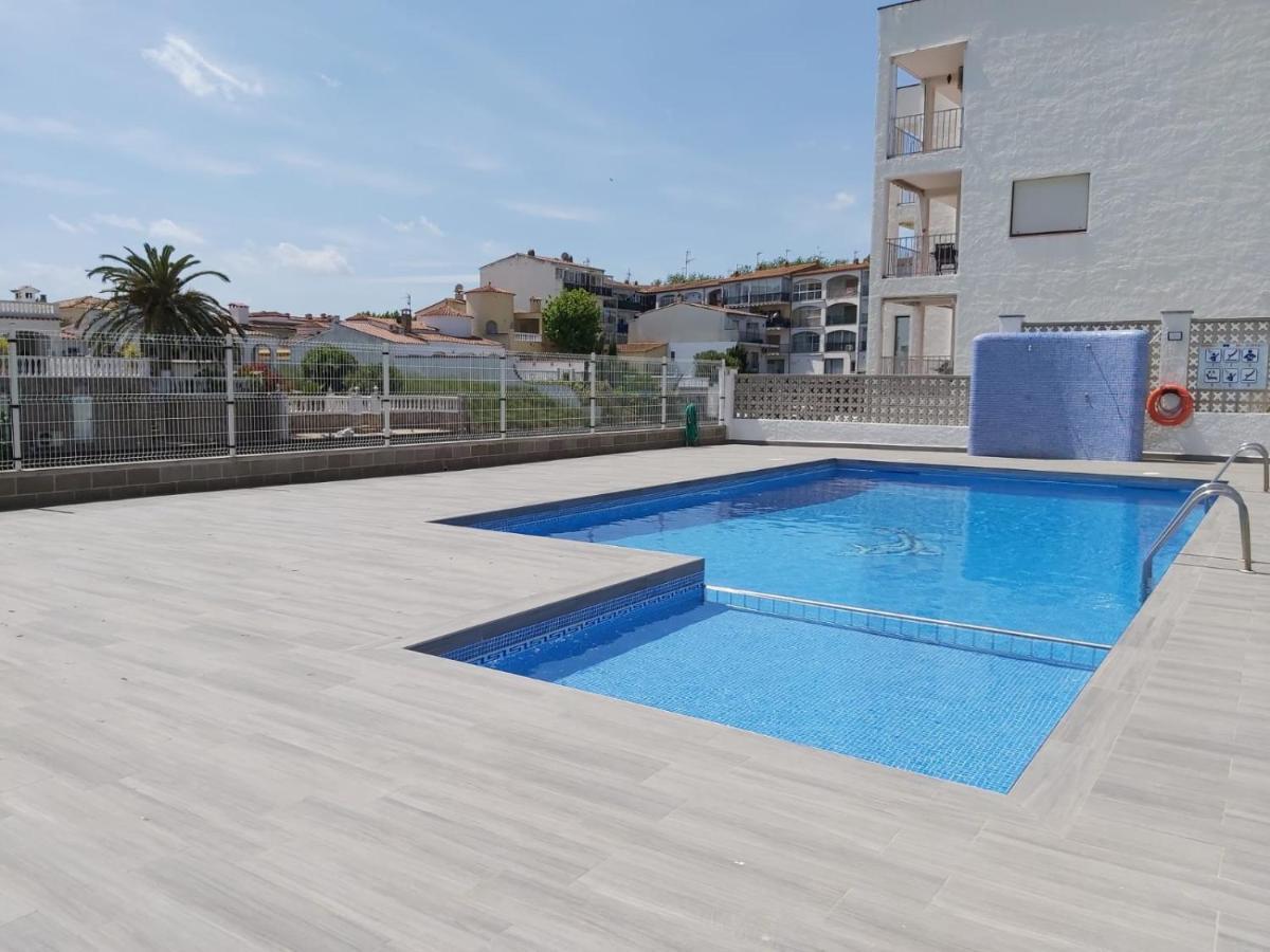 Apartament Amb Piscina Empuriabrava Dış mekan fotoğraf