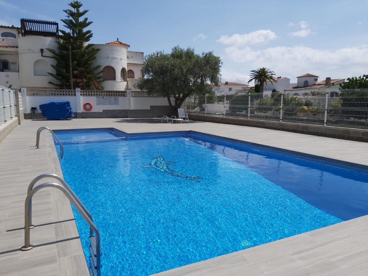 Apartament Amb Piscina Empuriabrava Dış mekan fotoğraf